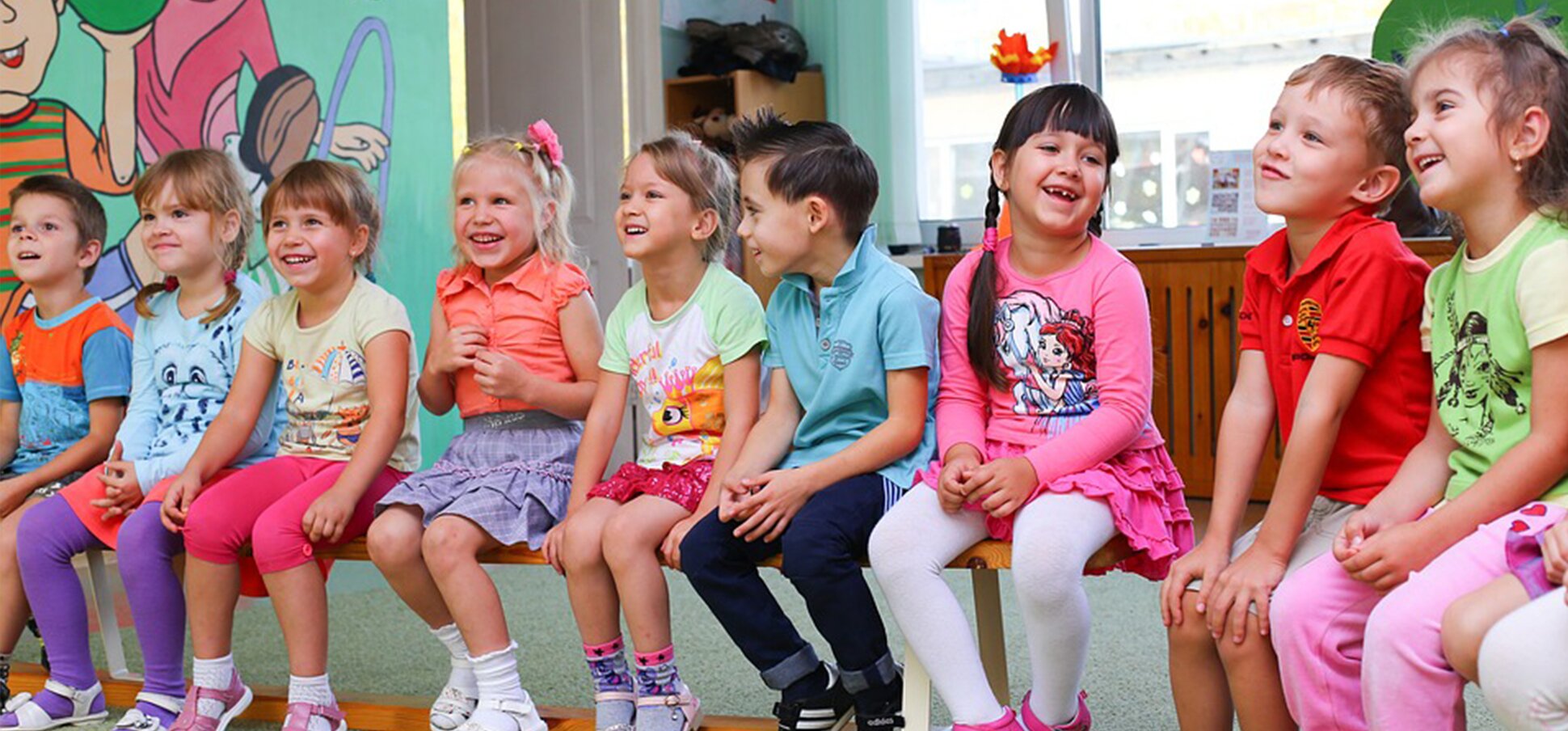 Group of elementary school children on a bench